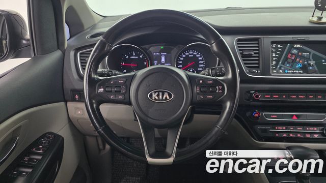 Kia Canival 2019 — photo 13