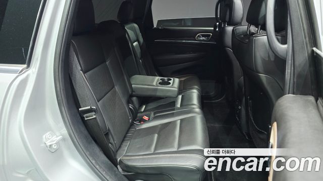 Jeep Cherokee 2017 — photo 18