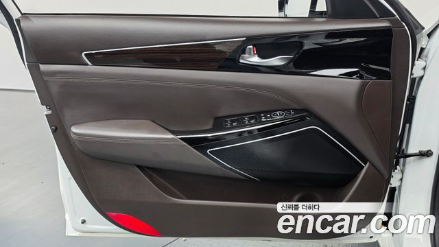 Kia K7 2019 — photo 14