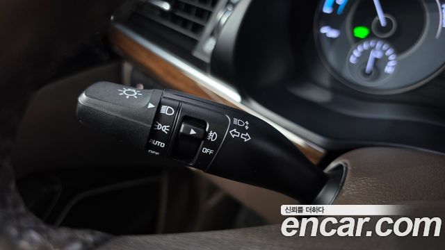 Kia K7 2019 — photo 32