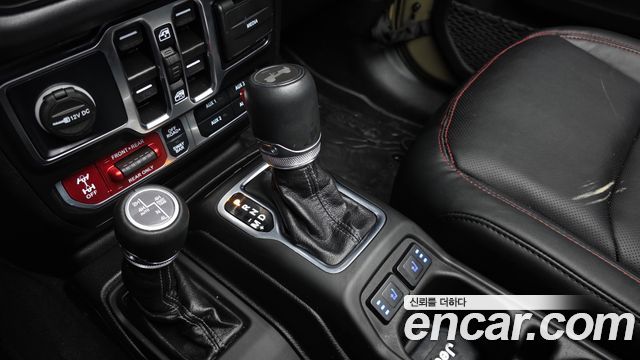Jeep Wrangler 2025 — photo 12