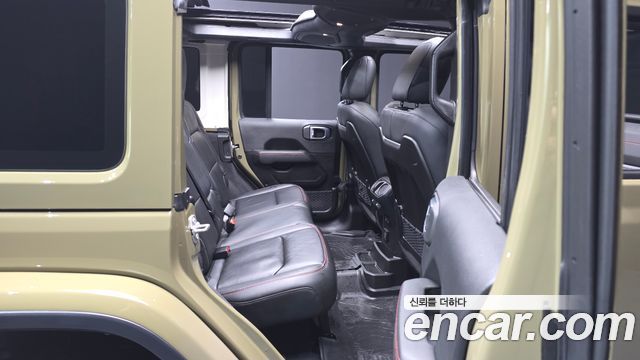 Jeep Wrangler 2025 — photo 18