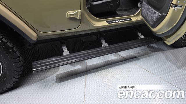 Jeep Wrangler 2025 — photo 24