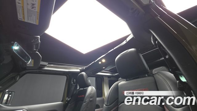 Jeep Wrangler 2025 — photo 25