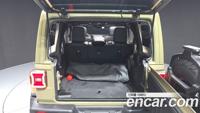 Jeep Wrangler 2025 — photo 26