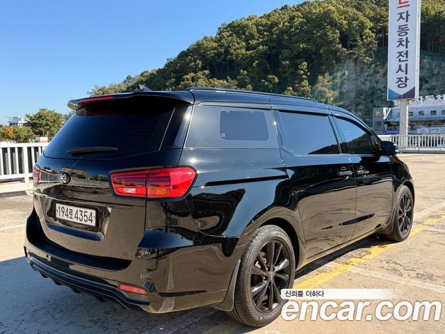 Kia Canival 2019 — photo 2