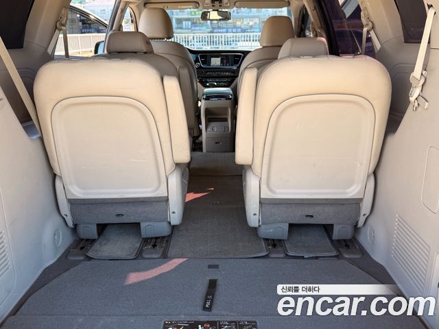 Kia Canival 2019 — photo 16