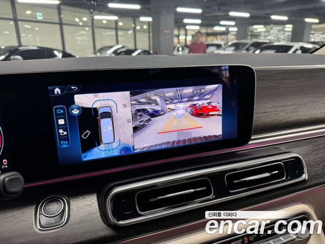 Mercedes-Benz V-Class 2025 — photo 6