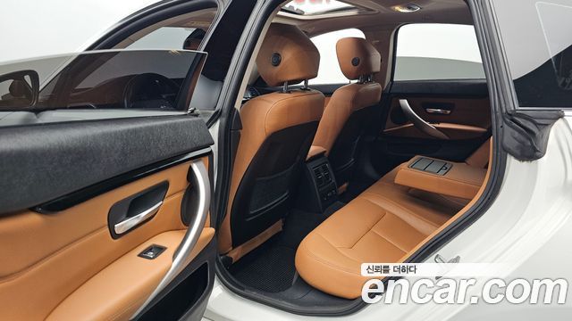 BMW 4-Series 2018 — photo 16