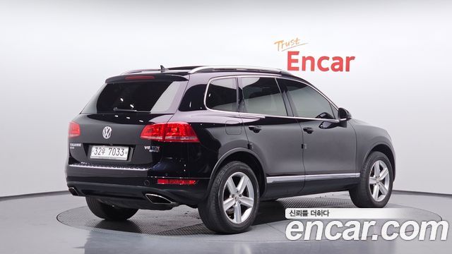 Volkswagen Touareg 2013 — photo 2