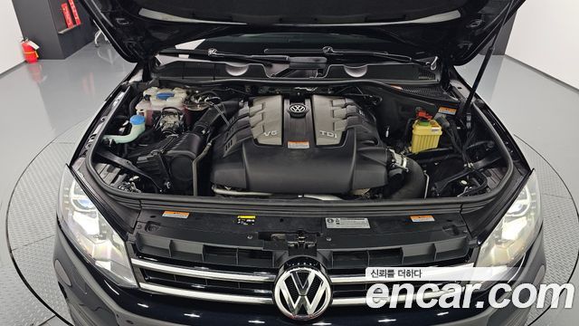 Volkswagen Touareg 2013 — photo 6