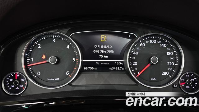 Volkswagen Touareg 2013 — photo 11