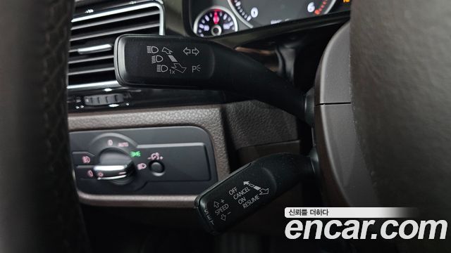 Volkswagen Touareg 2013 — photo 24