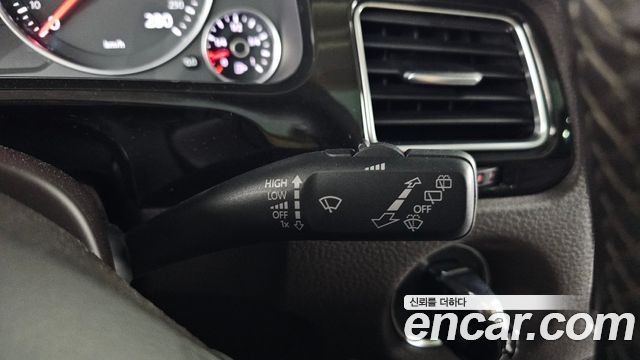 Volkswagen Touareg 2013 — photo 27