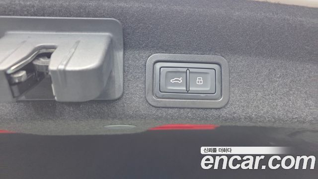 Audi A6 2020 — photo 36
