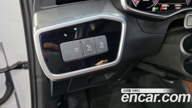 Audi A6 2020 — photo 38