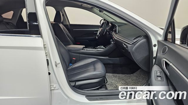 Hyundai Sonata 2023 — photo 16