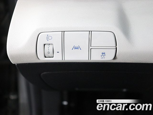 Hyundai AVANTE 2021 — photo 15