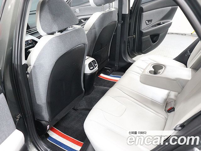 Hyundai AVANTE 2021 — photo 19