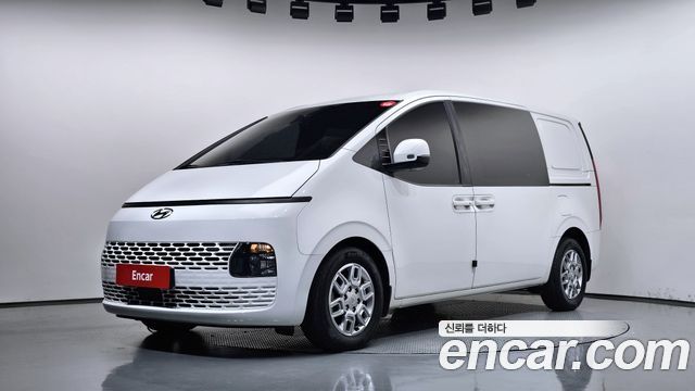 Hyundai Staria 2022 — photo 1