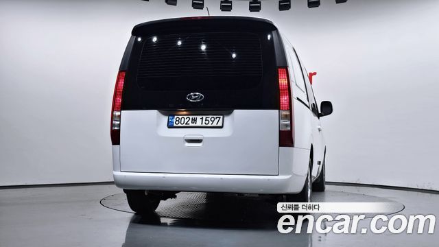 Hyundai Staria 2022 — photo 4