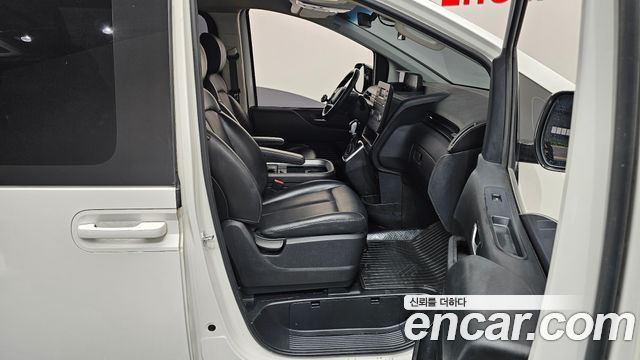 Hyundai Staria 2022 — photo 16
