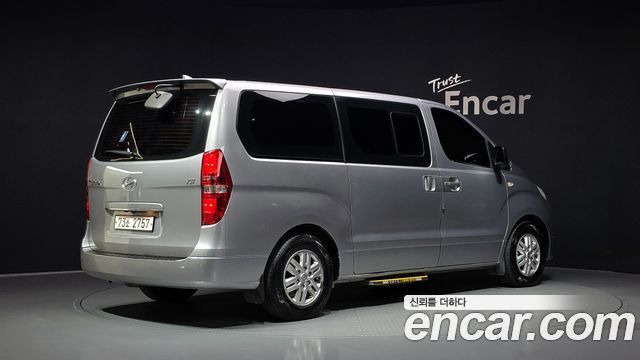 Hyundai Starex 2017 — photo 2