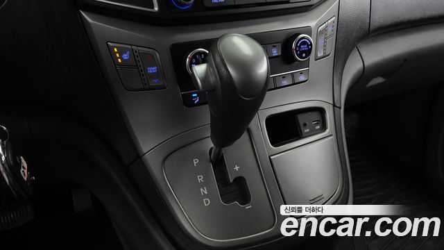 Hyundai Starex 2017 — photo 9