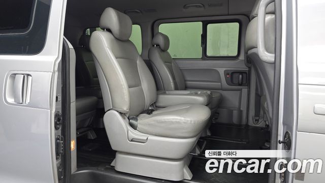 Hyundai Starex 2017 — photo 12