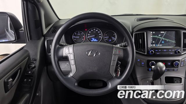 Hyundai Starex 2017 — photo 13