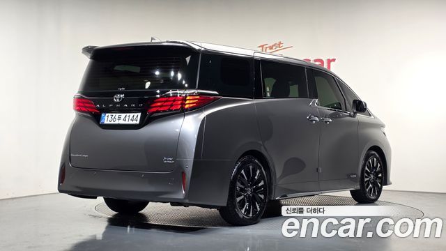 Toyota Alphard 2025 — photo 2