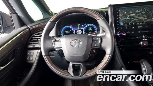 Toyota Alphard 2025 — photo 19