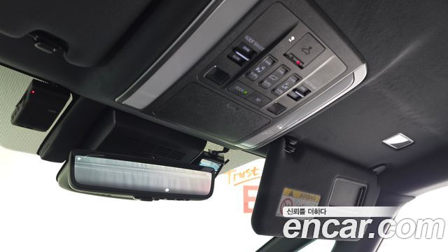 Toyota Alphard 2025 — photo 24