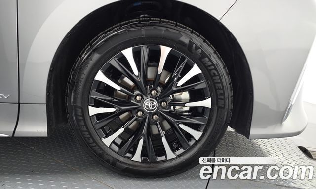 Toyota Alphard 2025 — photo 7