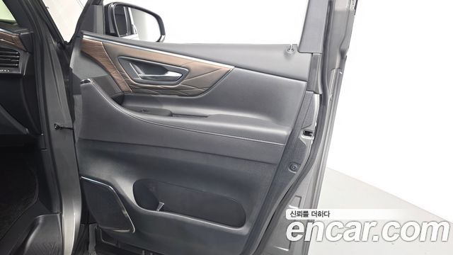 Toyota Alphard 2025 — photo 14
