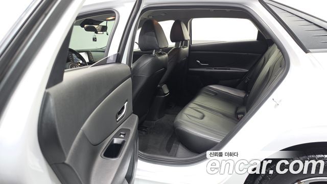 Hyundai AVANTE 2021 — photo 17