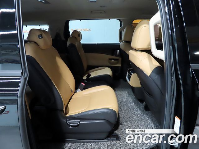 Kia Canival 2021 — photo 9