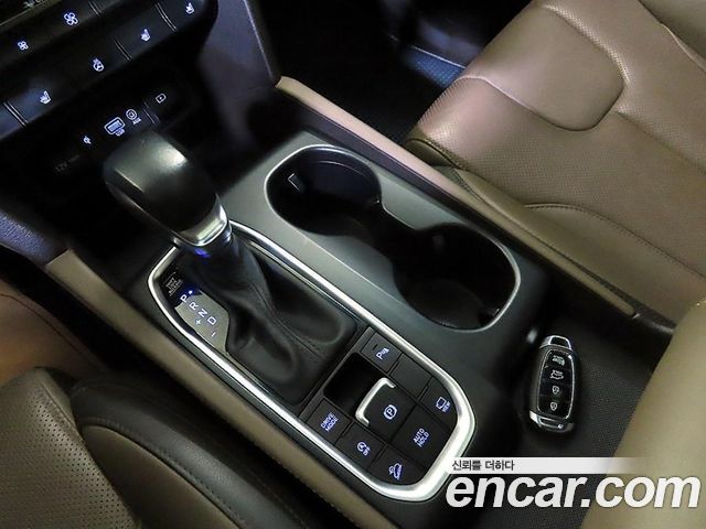Hyundai Santafe 2019 — photo 12