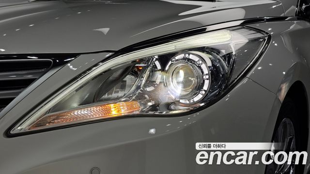 Hyundai Grandeur 2011 — photo 8