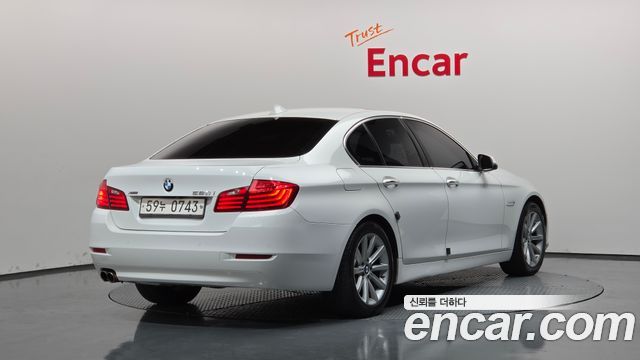 BMW 5-Series 2015 — photo 2