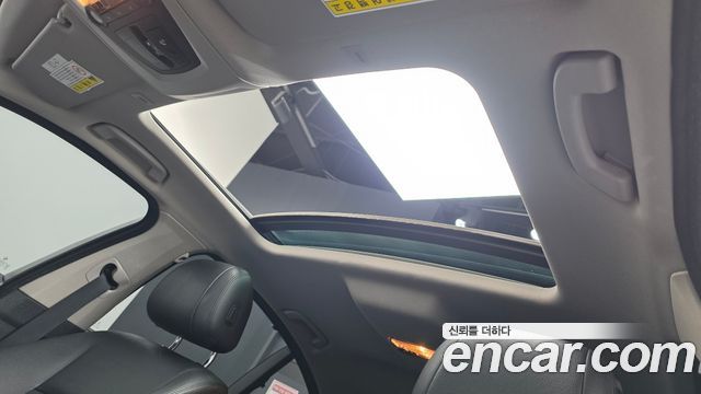 BMW 5-Series 2015 — photo 17