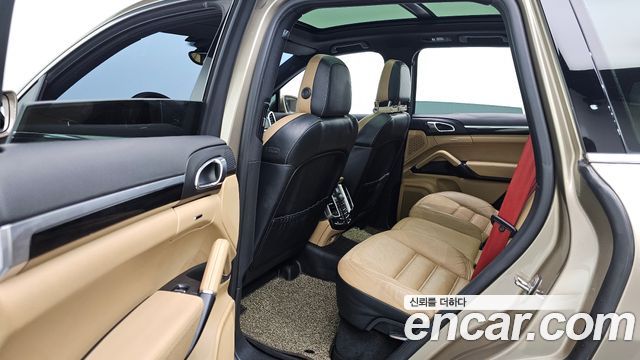 Porsche Cayenne 2015 — photo 12