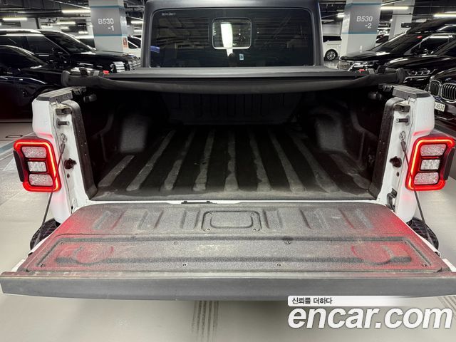 Jeep Gladiator 2020 — photo 18