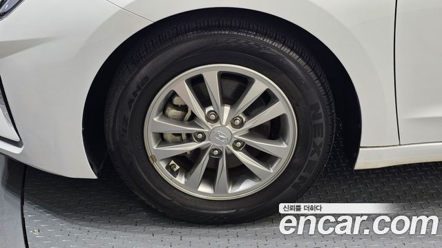 Hyundai AVANTE 2020 — photo 5