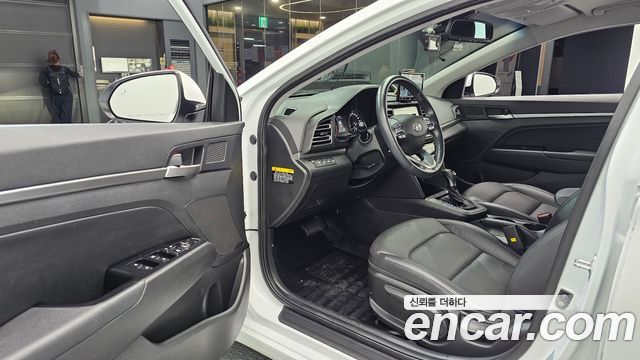 Hyundai AVANTE 2020 — photo 13