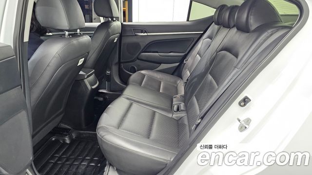 Hyundai AVANTE 2020 — photo 18