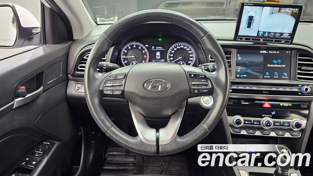 Hyundai AVANTE 2020 — photo 19