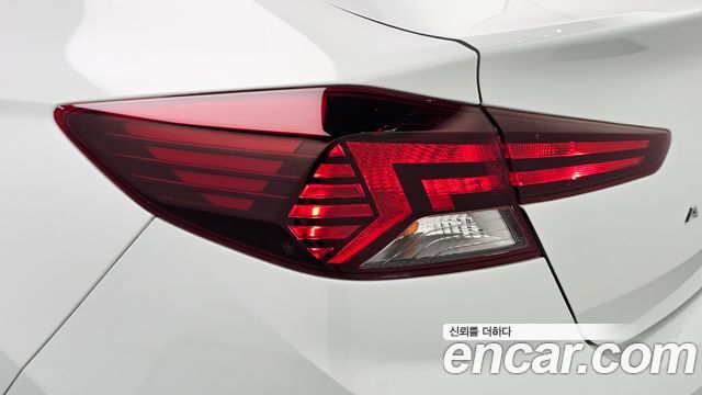 Hyundai AVANTE 2020 — photo 9