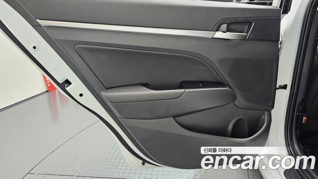 Hyundai AVANTE 2020 — photo 15