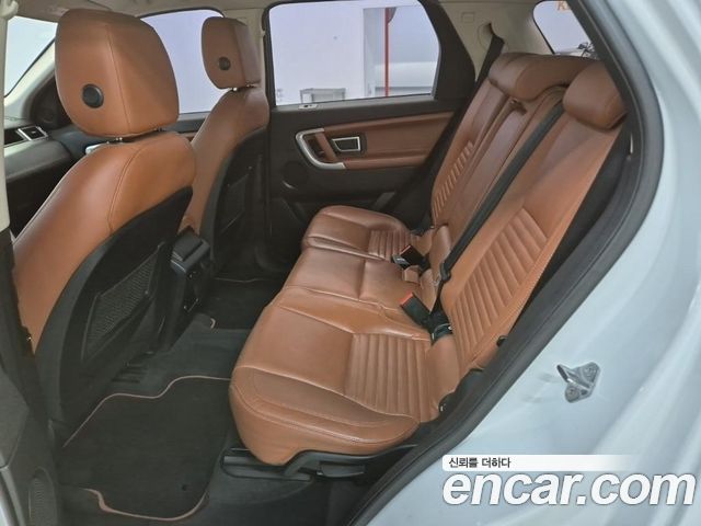 Land Rover Discovery Sport 2016 — photo 12